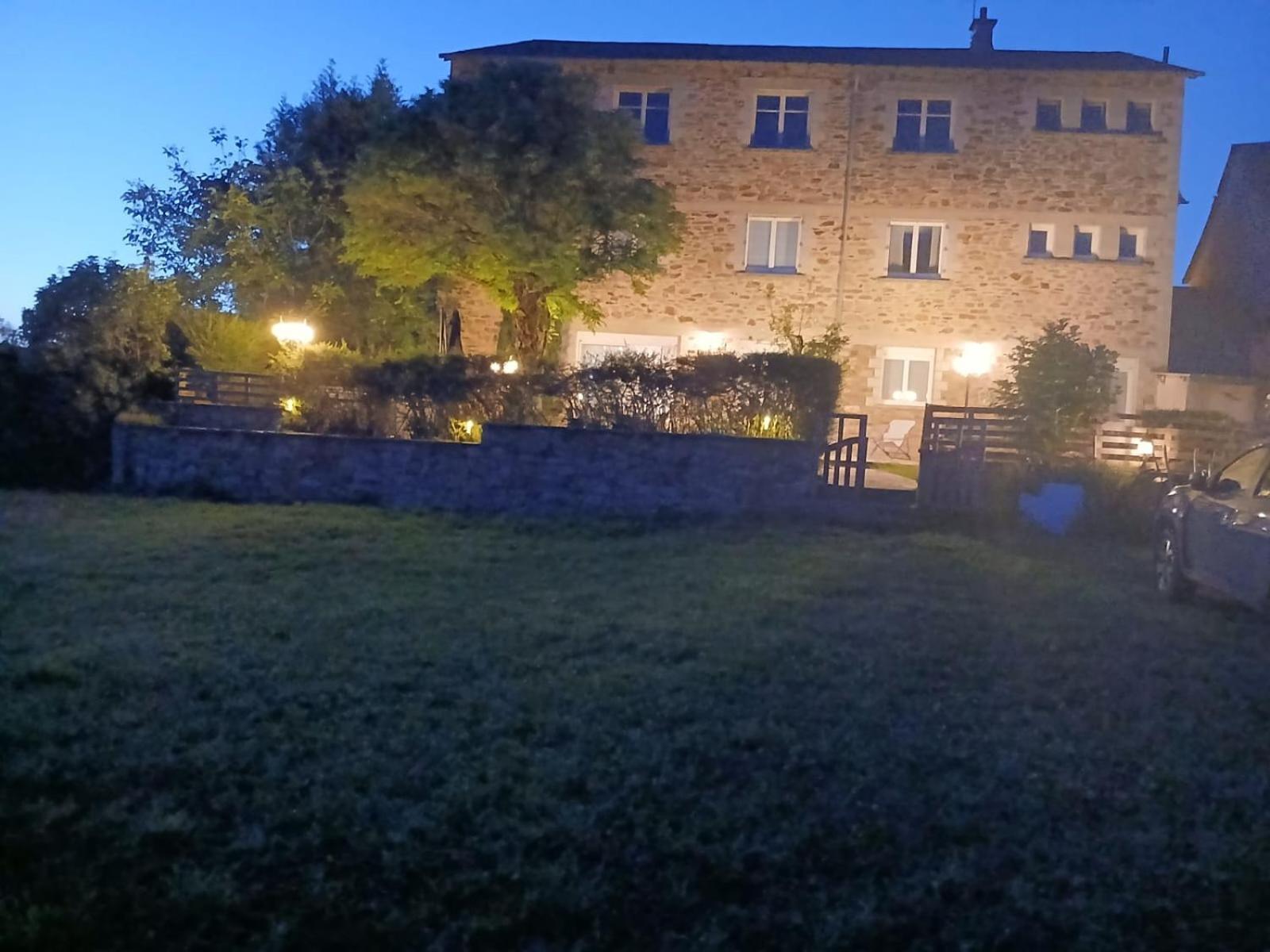L'Aurigast Bed & Breakfast Auriac-Lagast Екстериор снимка